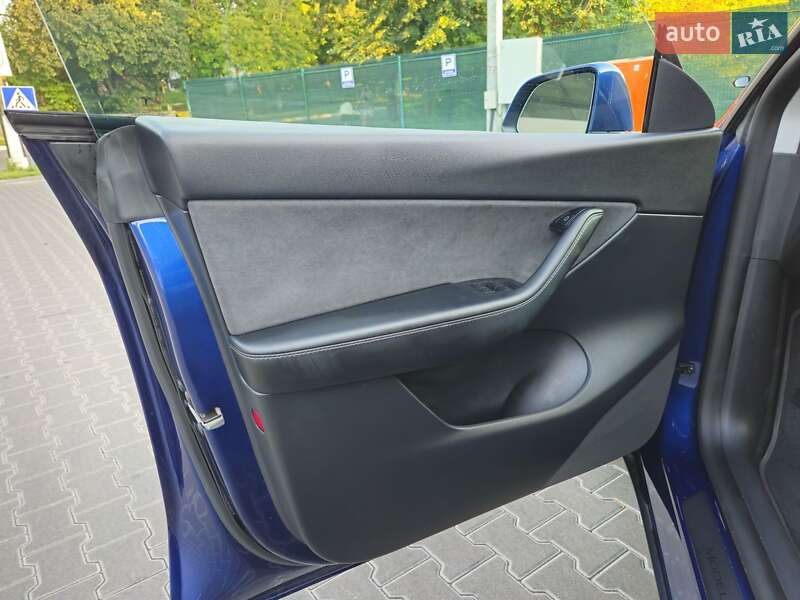 Внедорожник / Кроссовер Tesla Model Y 2021 в Обухове
