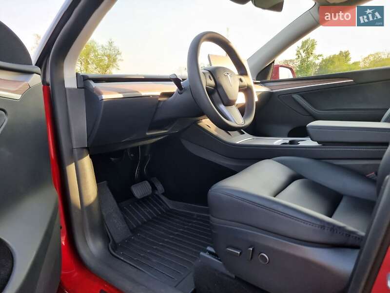 Позашляховик / Кросовер Tesla Model Y 2024 в Києві