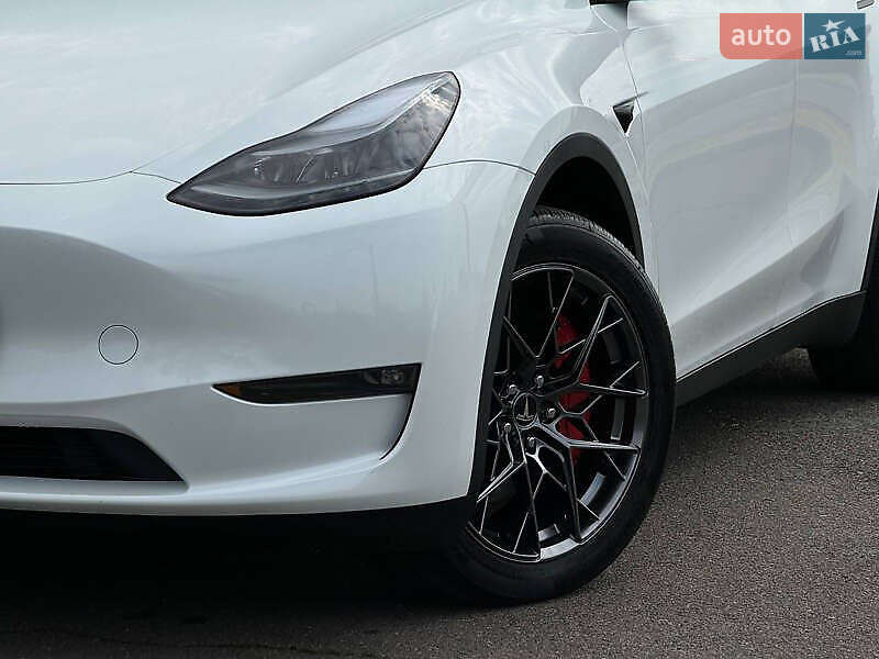 Внедорожник / Кроссовер Tesla Model Y 2023 в Киеве