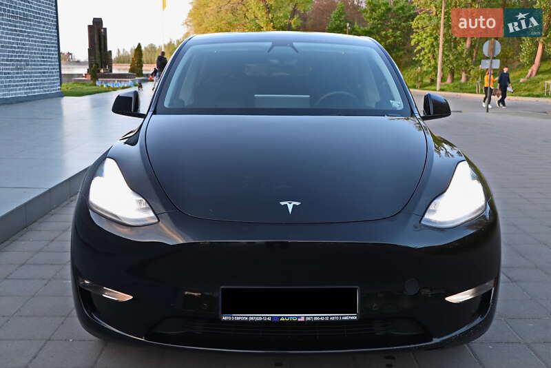 Позашляховик / Кросовер Tesla Model Y 2021 в 