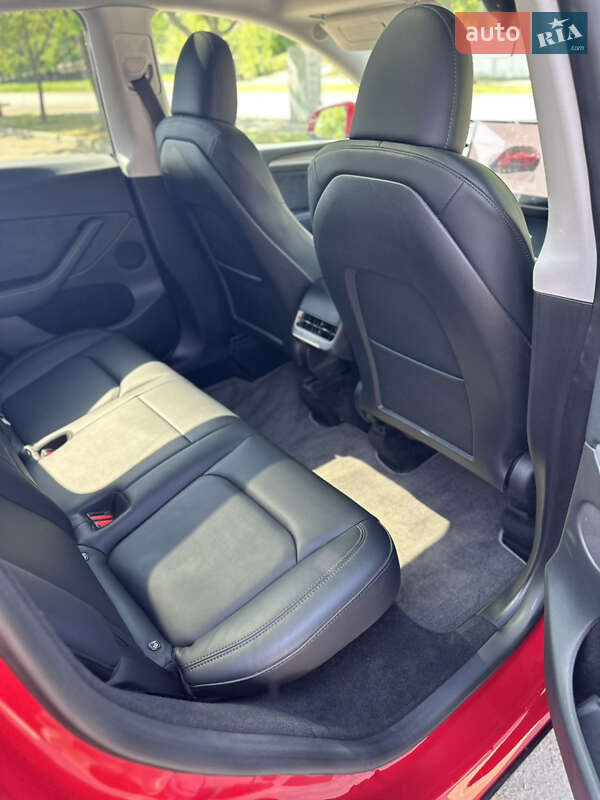 Внедорожник / Кроссовер Tesla Model Y 2023 в Кривом Роге