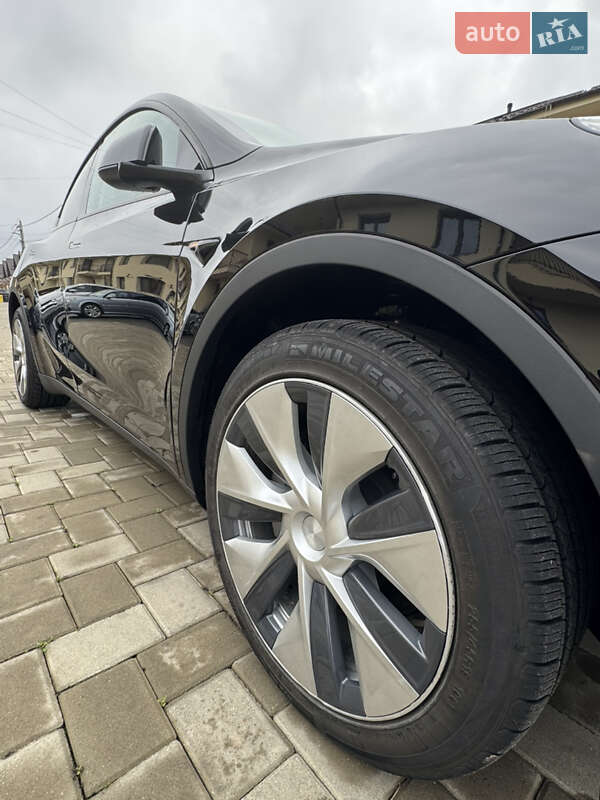 Позашляховик / Кросовер Tesla Model Y 2020 в Чернівцях фото 2 Позашляховик / Кросовер Tesla Model Y 2020 в Чернівцях