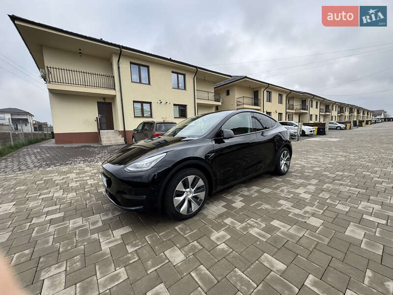 Позашляховик / Кросовер Tesla Model Y 2020 в Чернівцях фото 9 Позашляховик / Кросовер Tesla Model Y 2020 в Чернівцях