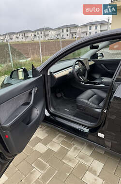 Позашляховик / Кросовер Tesla Model Y 2020 в Чернівцях фото 13 Позашляховик / Кросовер Tesla Model Y 2020 в Чернівцях