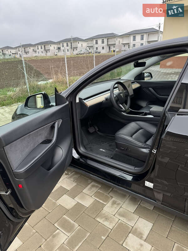 Позашляховик / Кросовер Tesla Model Y 2020 в Чернівцях фото 13 Позашляховик / Кросовер Tesla Model Y 2020 в Чернівцях