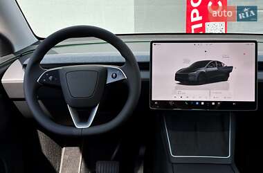 Внедорожник / Кроссовер Tesla Model Y 2025 в 