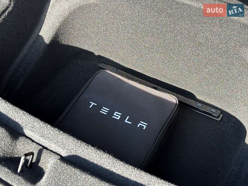 Внедорожник / Кроссовер Tesla Model Y 2025 в Киеве фото 35 Внедорожник / Кроссовер Tesla Model Y 2025 в Киеве