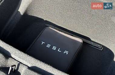 Внедорожник / Кроссовер Tesla Model Y 2025 в 