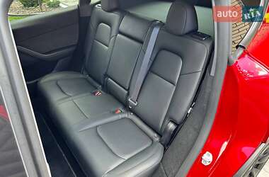Позашляховик / Кросовер Tesla Model Y 2024 в 