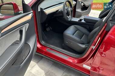 Позашляховик / Кросовер Tesla Model Y 2024 в 