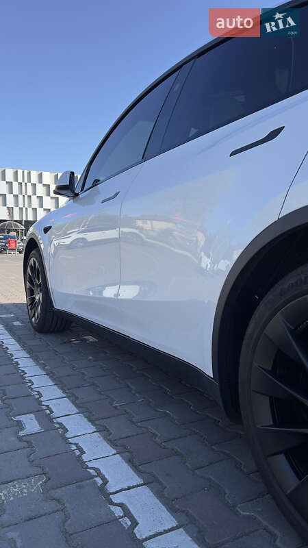 Внедорожник / Кроссовер Tesla Model Y 2024 в Одессе
