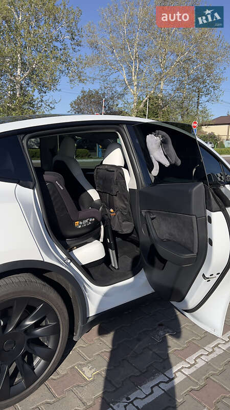 Внедорожник / Кроссовер Tesla Model Y 2024 в Одессе