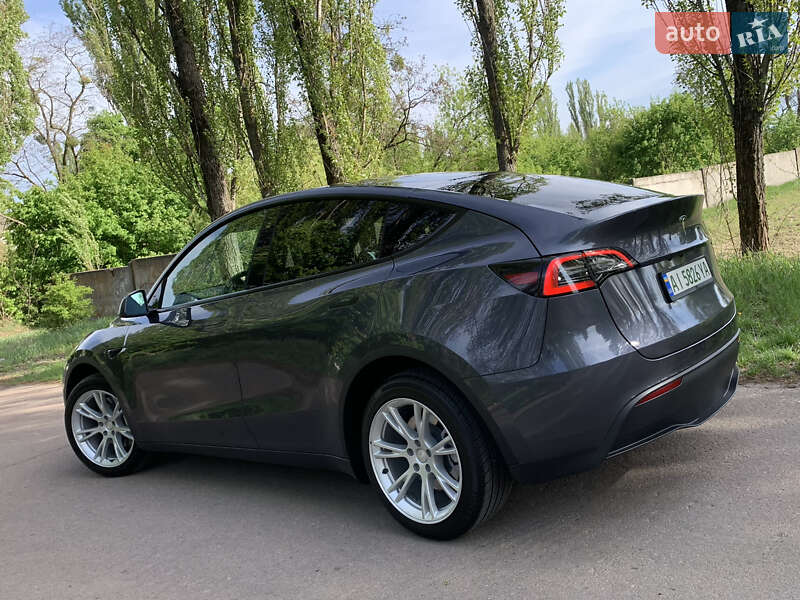 Позашляховик / Кросовер Tesla Model Y 2023 в 