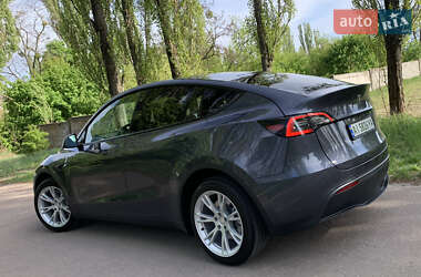 Позашляховик / Кросовер Tesla Model Y 2023 в 