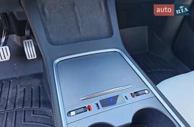 Позашляховик / Кросовер Tesla Model Y 2022 в 