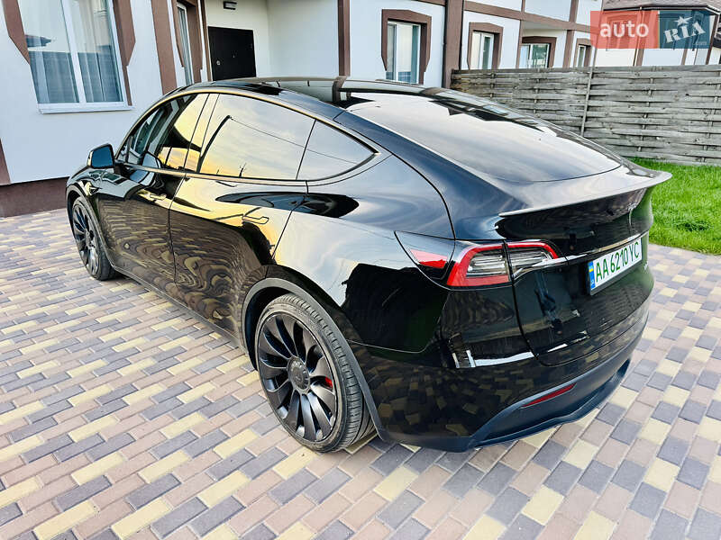 Внедорожник / Кроссовер Tesla Model Y 2023 в Киеве