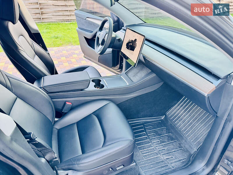 Внедорожник / Кроссовер Tesla Model Y 2023 в Киеве