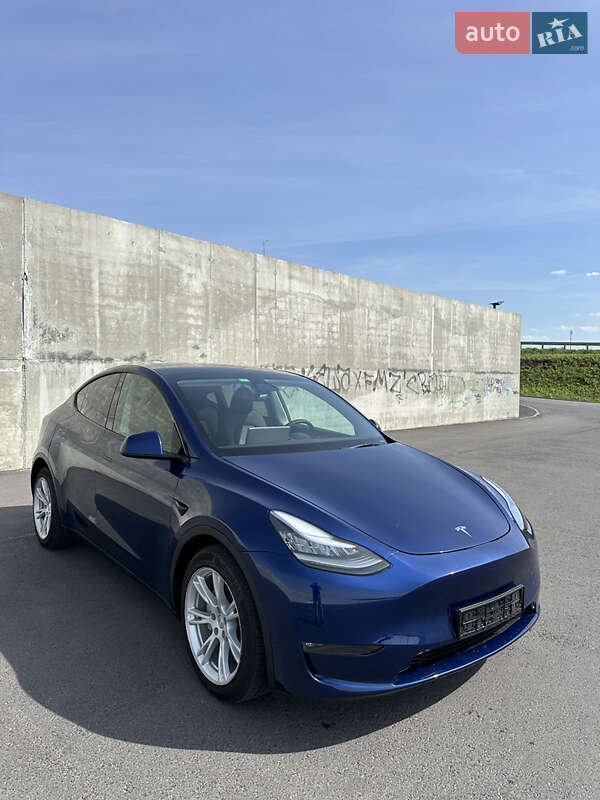Внедорожник / Кроссовер Tesla Model Y 2023 в 