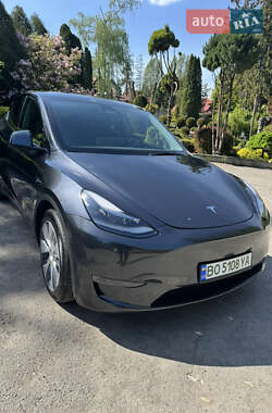 Позашляховик / Кросовер Tesla Model Y 2024 в 