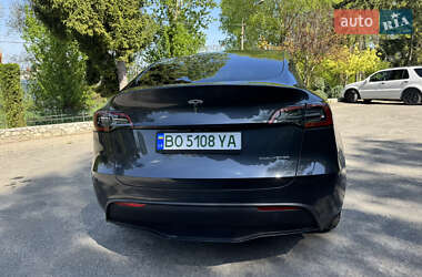 Позашляховик / Кросовер Tesla Model Y 2024 в 