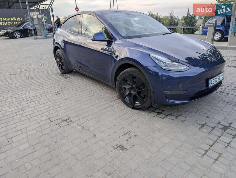 Внедорожник / Кроссовер Tesla Model Y 2023 в 