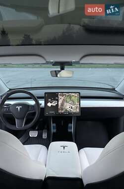 Позашляховик / Кросовер Tesla Model Y 2021 в 