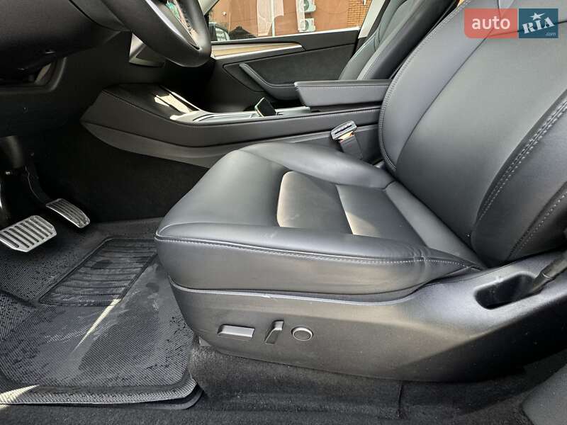 Внедорожник / Кроссовер Tesla Model Y 2023 в Виннице