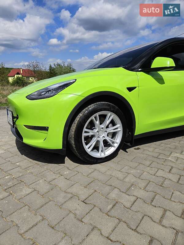 Позашляховик / Кросовер Tesla Model Y 2023 в Трускавці