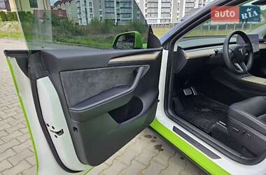 Внедорожник / Кроссовер Tesla Model Y 2023 в 
