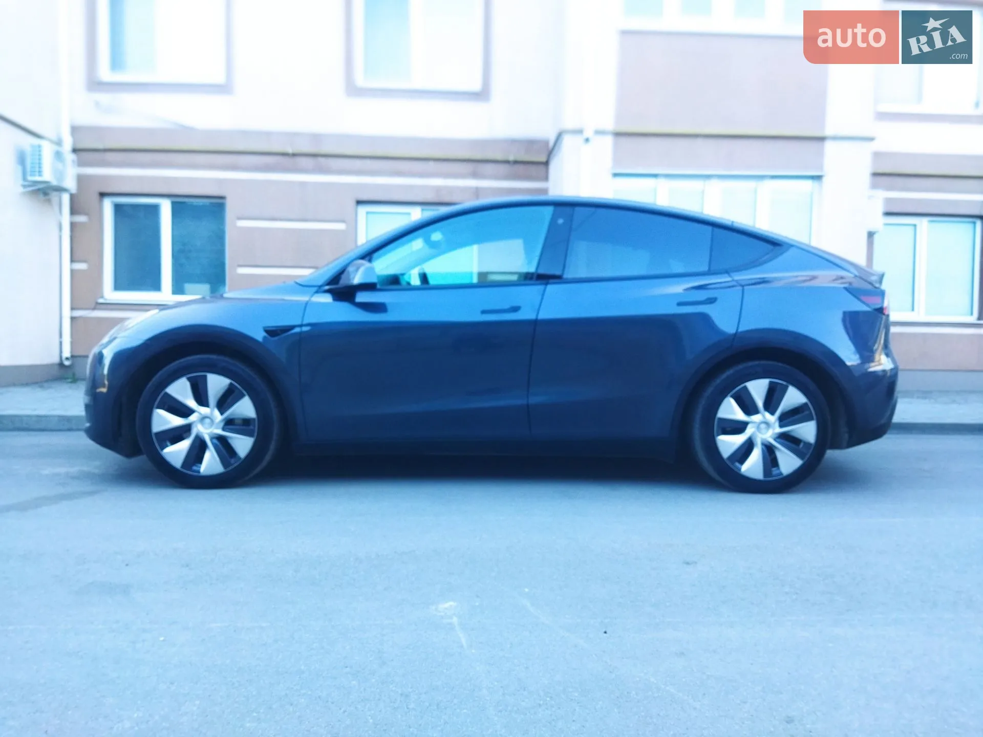 2020 Tesla Model Y - мініатюра 3