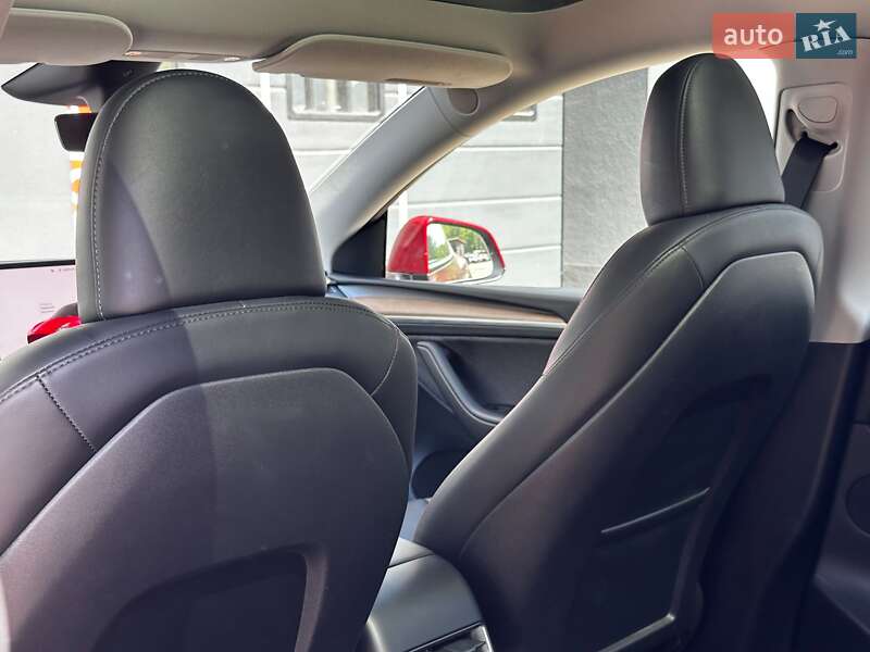 Позашляховик / Кросовер Tesla Model Y 2024 в Києві