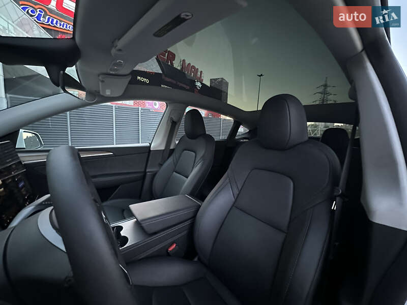 Внедорожник / Кроссовер Tesla Model Y 2023 в Киеве