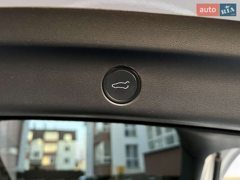 Внедорожник / Кроссовер Tesla Model Y 2020 в Львове