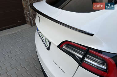 Внедорожник / Кроссовер Tesla Model Y 2020 в 