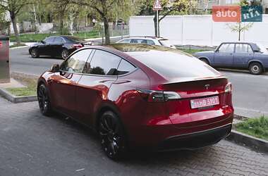 Позашляховик / Кросовер Tesla Model Y 2024 в 