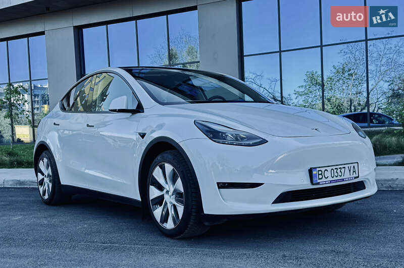 Tesla Model Y 2022
