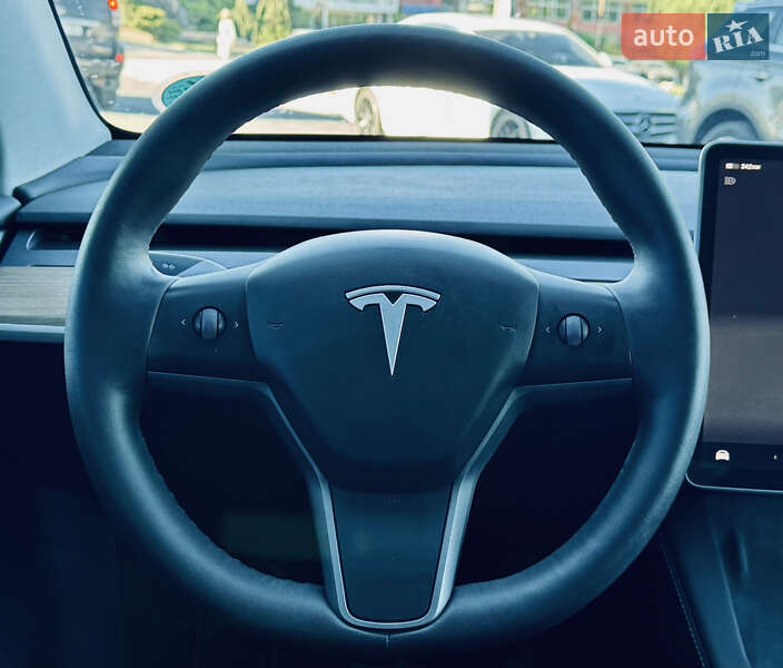 Позашляховик / Кросовер Tesla Model Y 2022 в Львові