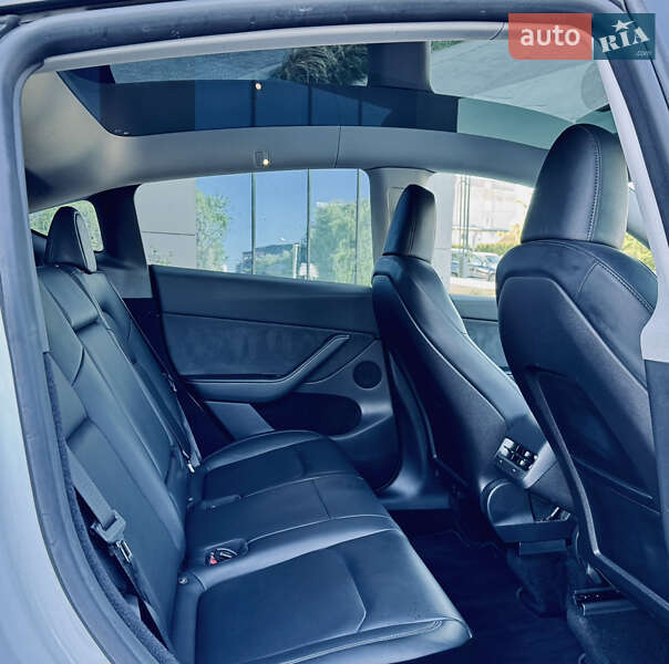 Позашляховик / Кросовер Tesla Model Y 2022 в Львові