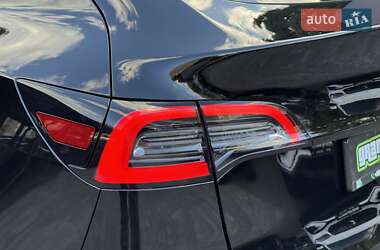 Внедорожник / Кроссовер Tesla Model Y 2023 в 