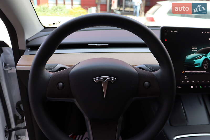 Позашляховик / Кросовер Tesla Model Y 2023 в Львові