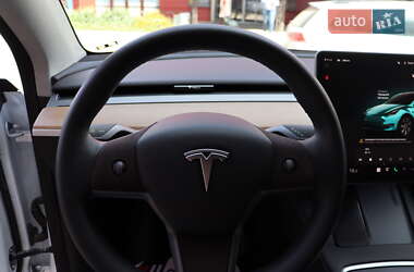 Внедорожник / Кроссовер Tesla Model Y 2023 в 