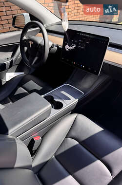 Внедорожник / Кроссовер Tesla Model Y 2021 в 