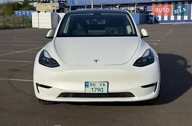 Внедорожник / Кроссовер Tesla Model Y 2024 в 