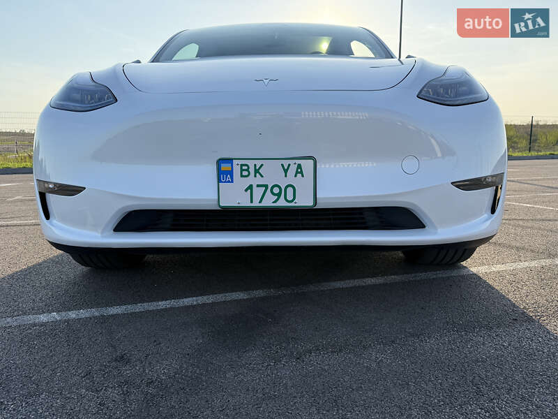Внедорожник / Кроссовер Tesla Model Y 2024 в Ровно