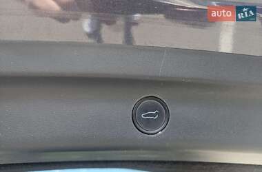 Внедорожник / Кроссовер Tesla Model Y 2021 в 