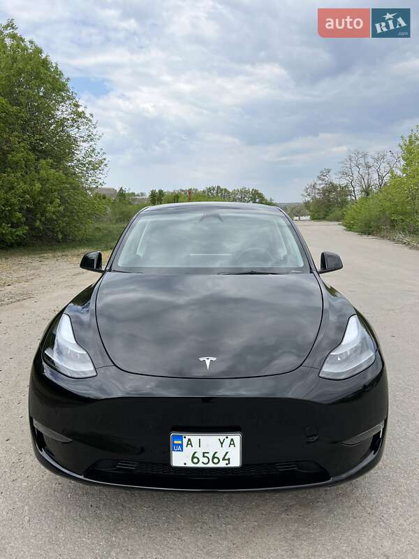 Внедорожник / Кроссовер Tesla Model Y 2023 в Киеве