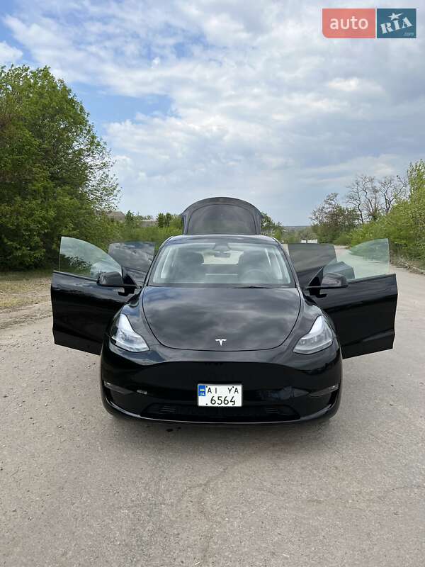 Внедорожник / Кроссовер Tesla Model Y 2023 в Киеве
