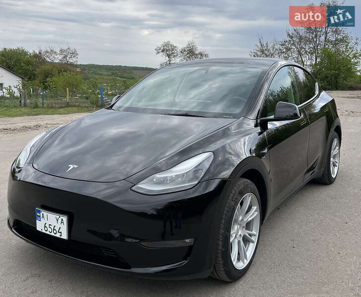 Tesla Model Y 2023