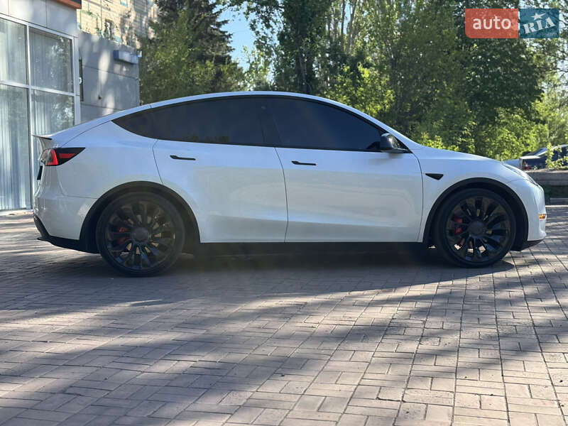Позашляховик / Кросовер Tesla Model Y 2020 в Кривому Розі