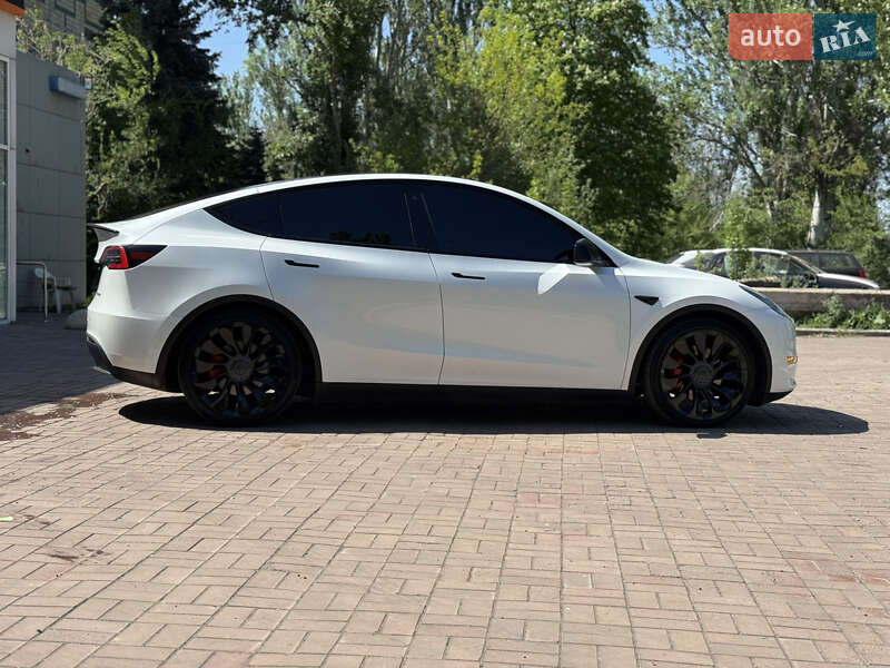 Позашляховик / Кросовер Tesla Model Y 2020 в Кривому Розі